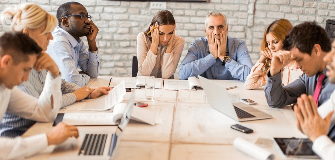 CAUTION: HRIS Buyers, Stay Away From These 5 Pitfalls!